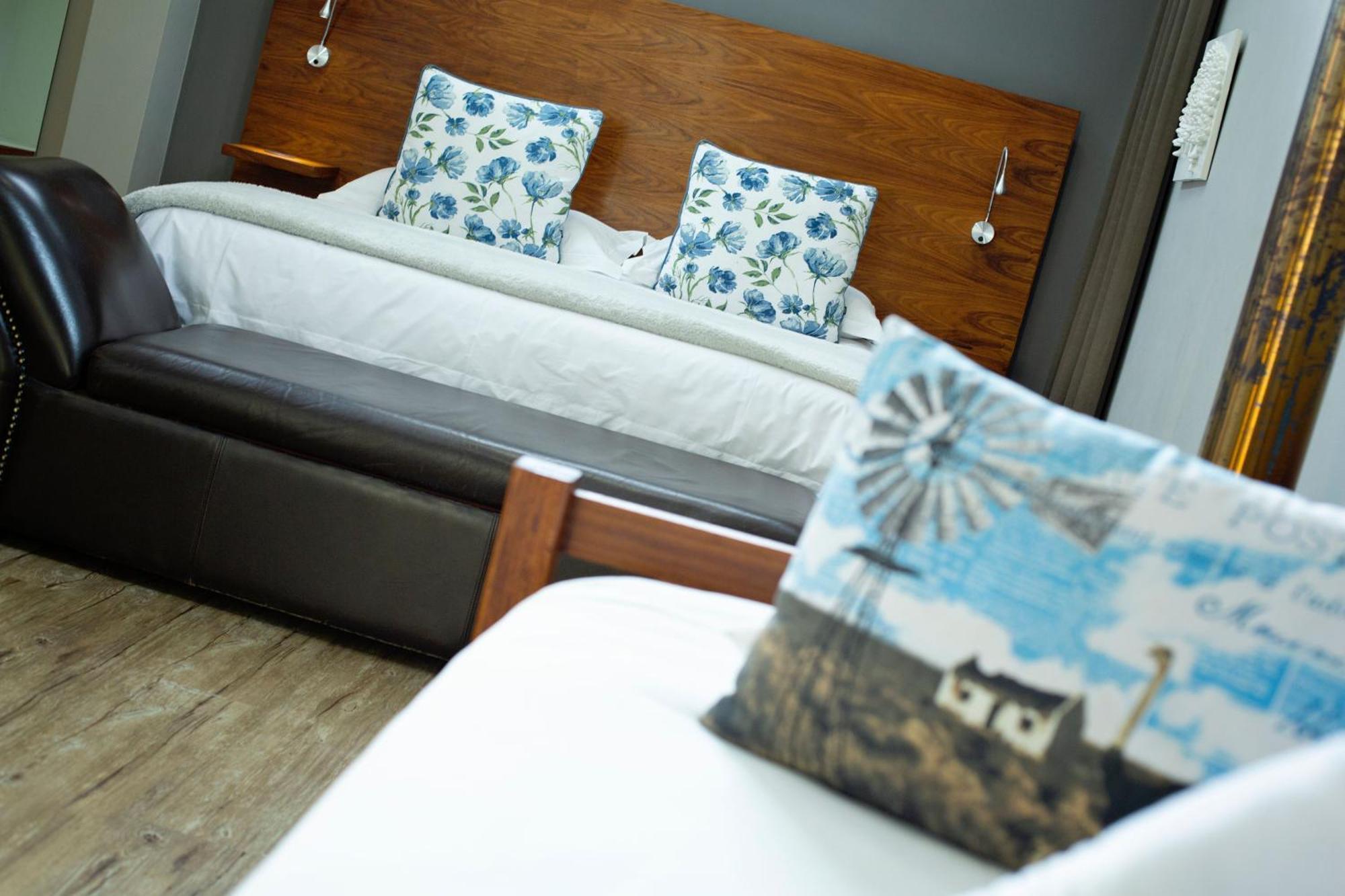 Crisp Guest Rooms Bloemfontein Eksteriør bilde